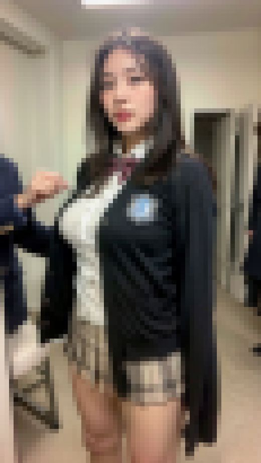 【30代】J●より断然エロい！爆乳ママの制服試着！　サンプル画像2
