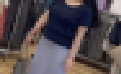 【30代熟女の巨尻】あざとい系熟女　男を誘うニットのタイトスカート巨尻　Tバック透け透けでエロw　サンプル画像2