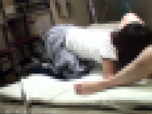 仁美50歳 着衣でHする人妻　サンプル画像1