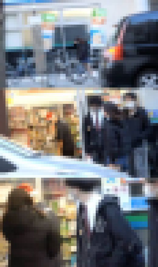 青チェ逆さ撮り▷ノーパンま〇こ/パイパンJ●【パンチラ盗撮】　サンプル画像1