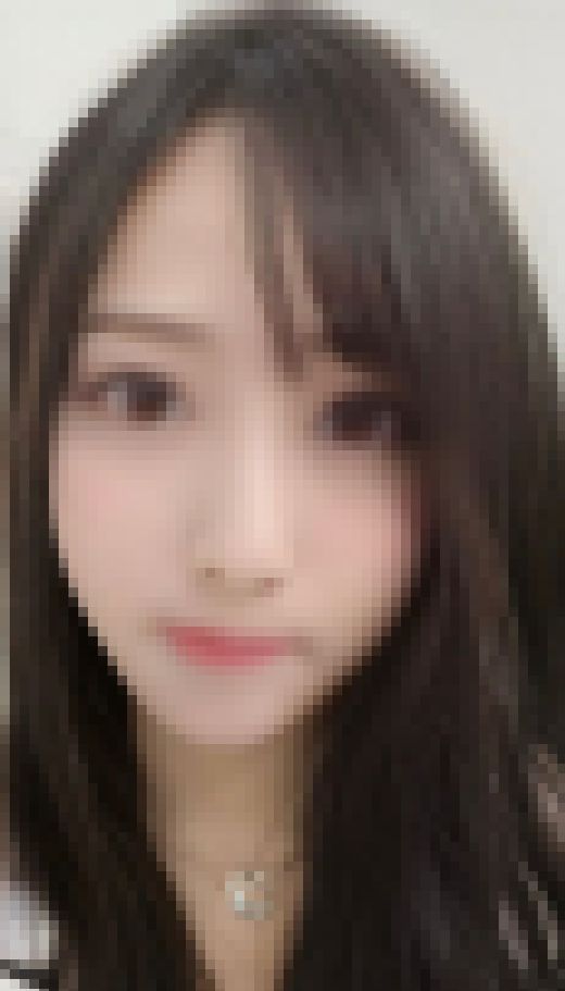 ❤️寝ている姉(23)の生足に愚息を擦り付けオナニー❤️ サンプル画像1