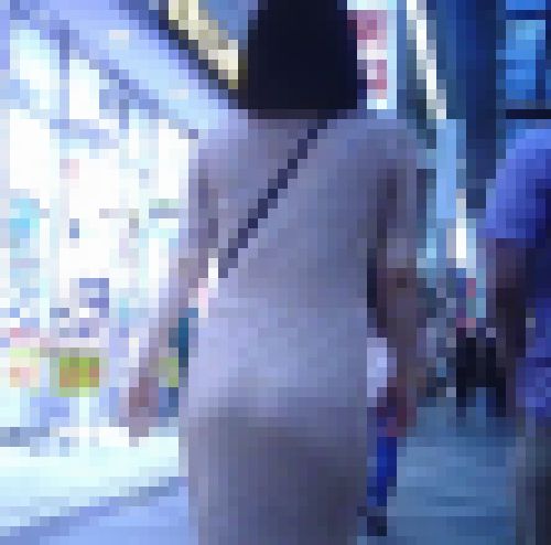 清楚系の美人お姉さんがタイトワンピ着てエロ尻密着させて歩いてるよ サンプル画像3