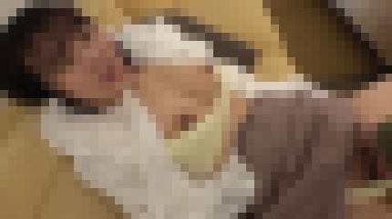 保育士を目指す21歳女子大生が巨根で激しく突かれ何度も絶頂を迎え体を痙攣させる サンプル画像2