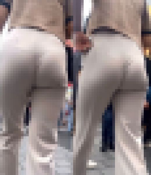 パンティラインくっきりなプリケツ美女 サンプル画像1