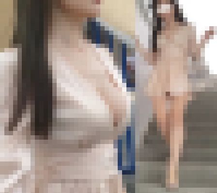 高画質 巨乳!はみ出てくる爆乳 サンプル画像1