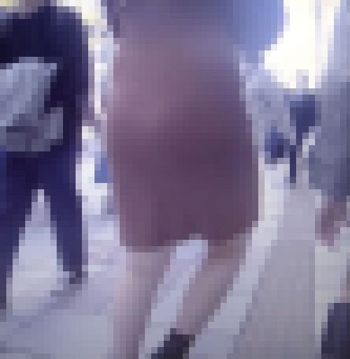 デカ尻お姉さんがタイトワンピ着て歩く姿がイヤらしい　サンプル画像3