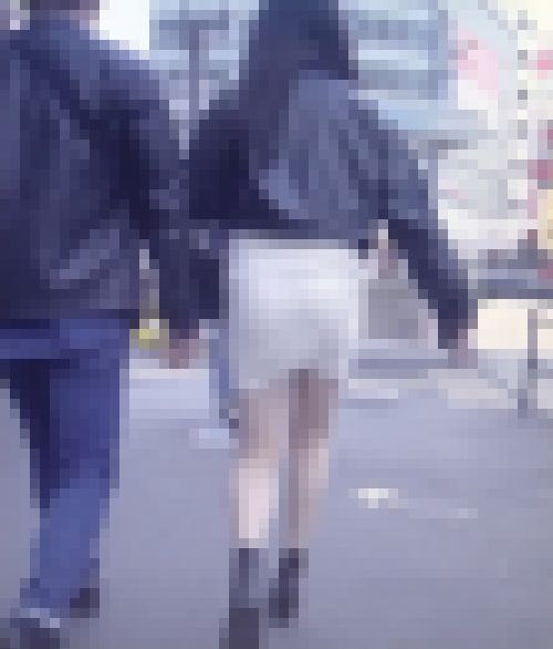 スタイル抜群の美人お姉さんがタイトスカート履いて美巨尻密着させて歩いてるよ　サンプル画像3