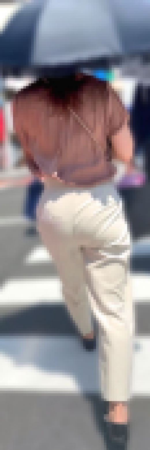 清楚な見た目とは真逆のエロデカ尻！パッツン巨尻をムニュらせてパンティラインで男を挑発！ 下品なパンツスーツ お姉さん編　サンプル画像2