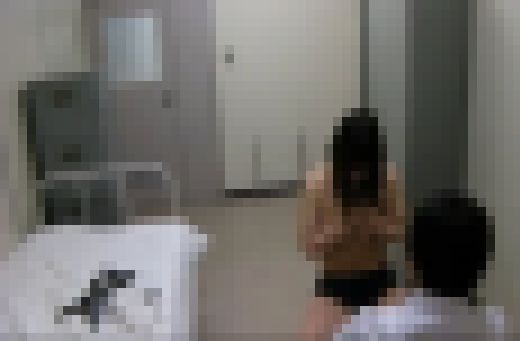 とある学校で起きた驚愕の事件簿!検診と称し次から次へと女子●生の体を弄ぶ偽医師映像 Part 1 IQPA-044-1 サンプル画像1