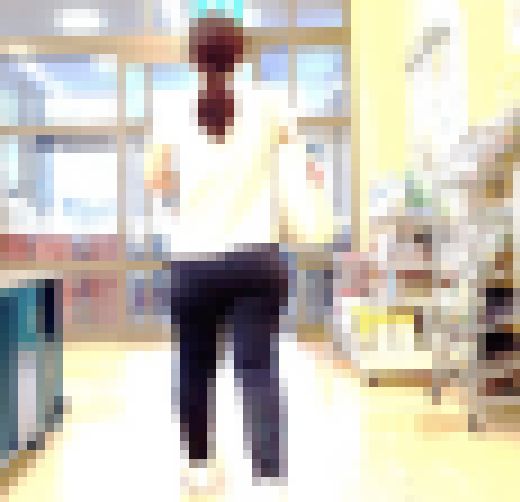 【40代のお尻】ブルンブルン揺れる　かあさんのデッカいケツw ち○ぽ挟んで尻ズリしたいw　サンプル画像1