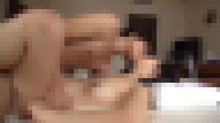 スレンダー美乳の20歳アパレル店員が感度の良い体を巨根でガンガン突かれて喘ぎまくる サンプル画像3