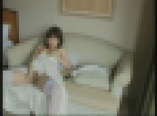 結婚式場支配人が仕掛けた新婦待ち合い室での抜粋隠し撮り記録 花嫁オナニー　03　サンプル画像3