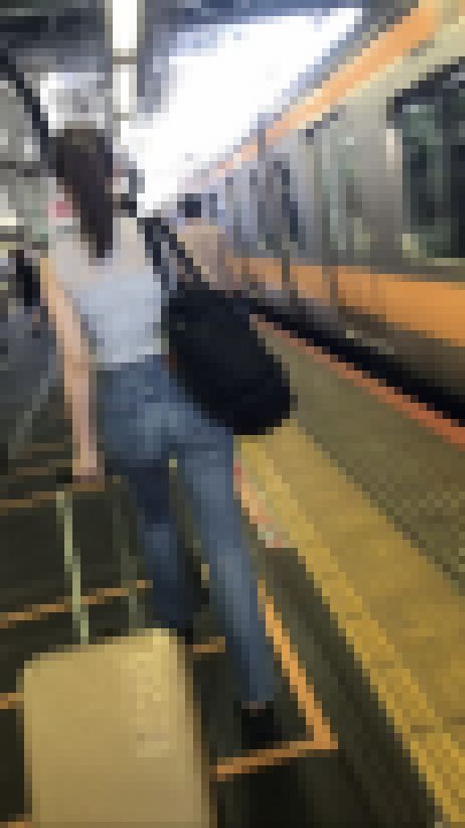 【縦動画】ポニーテール清楚桃尻なデニム　サンプル画像1