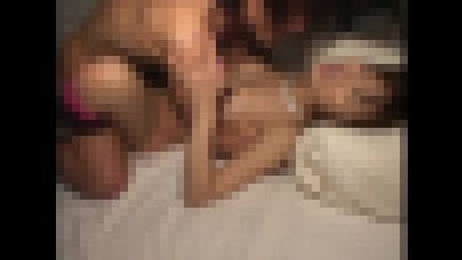 奥さんがねっとりオマ○コでボクに顔面騎乗！　サンプル画像1
