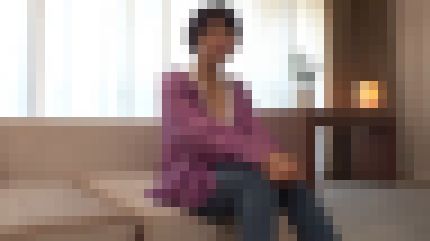 色白Gカップの25歳料理教室講師が「奥が気持ち良い・・」と喘ぎまくって何度も絶頂　サンプル画像1