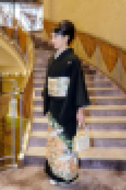【女装】黒留袖で娘の結婚式の母親に成りきり密かにオナニー　サンプル画像1