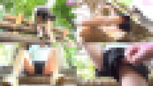 ミニスカセーラー服でパンチラアスレチック(3)番外 ハーフパンツでもパンチラ覗き編 サンプル画像1