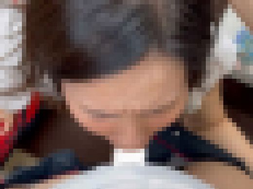 【美人人妻リエ】濃厚フェラで感じてイラマで喉奥イキ。喉奥突かれるのが大好きなドM人妻　サンプル画像2