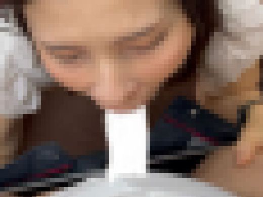 【美人人妻リエ】濃厚フェラで感じてイラマで喉奥イキ。喉奥突かれるのが大好きなドM人妻　サンプル画像3