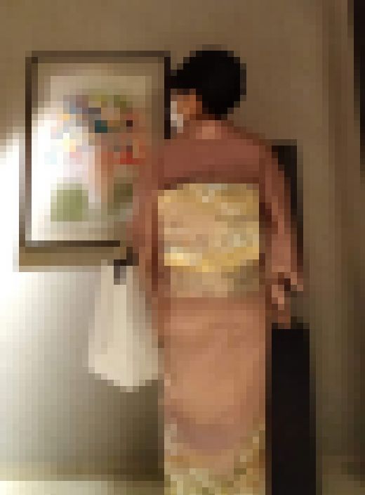 【女装】色留袖女装で結婚披露宴の伯母に成りきり立ちオナニー サンプル画像2