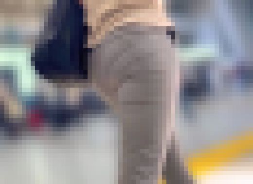 超Ｓクラスの高飛車ＯＬの美巨尻！長身エロボディにガチパッツンのデカ尻をムニュらせて庶民共を誘惑！ 下品なパンツスーツ OL編　サンプル画像1