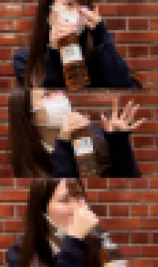 ※食い込み!マン肉はみ出し満開!※ 制服J◎の衝撃マン肉はみ出しパンチラ映像 Vol.2　サンプル画像2