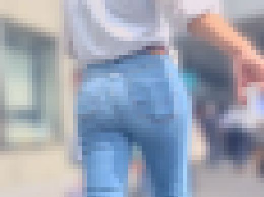 長身骨太エロボディのメガ尻！アメリカンサイズの肉厚な爆尻をムニュらせて男を挑発！下品なデニム お姉さん編　サンプル画像2