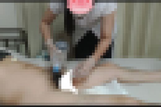 【続編】訪問看護の看護師さんの陰部洗浄中に口でしてもらえないか懇願してみた　サンプル画像1