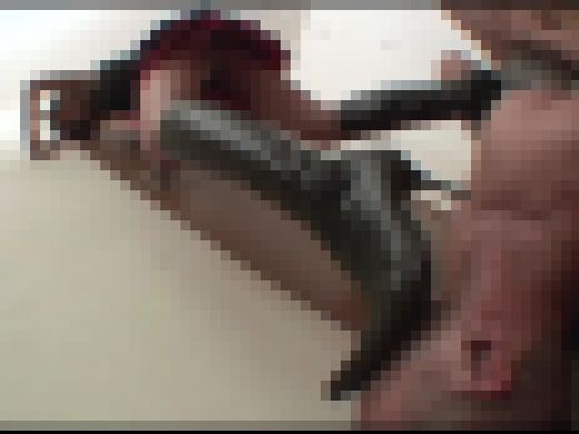 【セカンドフェイス】ブーツで急所踏み潰し小悪魔のように笑う女 #005 KRIS-008-05　サンプル画像1