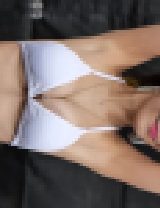 エッチな水着で過激エロダンスなお姉さん　サンプル画像1