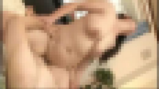 母親のママ友と毎日えっちな事しています。セックス狂いのママ友に一度体を許したら最後！母親が隣の部屋にいても関係なし！セックス狂い　サンプル画像1