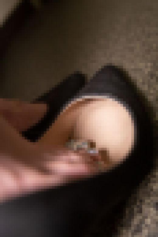 素足にヒール！人妻さんの蒸れた足の裏　サンプル画像3