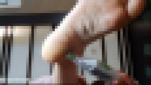 【顔出しあり】高橋凛ちゃんの角質削り1(素足下映像) サンプル画像2