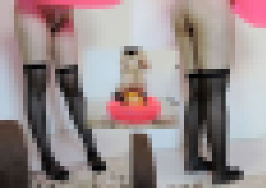 るなさんのエッチなワレメ!美尻!うきわ編・1【個撮】 サンプル画像1