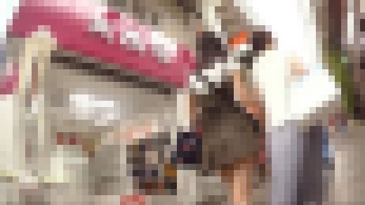 スカートに身を包んだ大っきな尻 1分13秒 サンプル画像1
