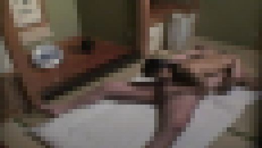 温泉宿　盗撮マニアたちの罠にハメられ寝とられる人妻！File.1　サンプル画像1