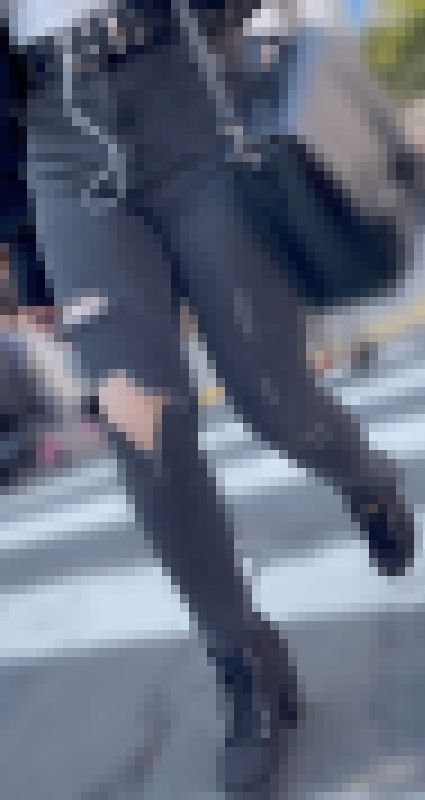 119 弾力とダメージがそそる黒スキニー尻 サンプル画像2