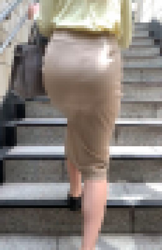 【OLシリーズ】清楚美人のエロいOLのフルバックパンティーラインを披露【45】 サンプル画像3