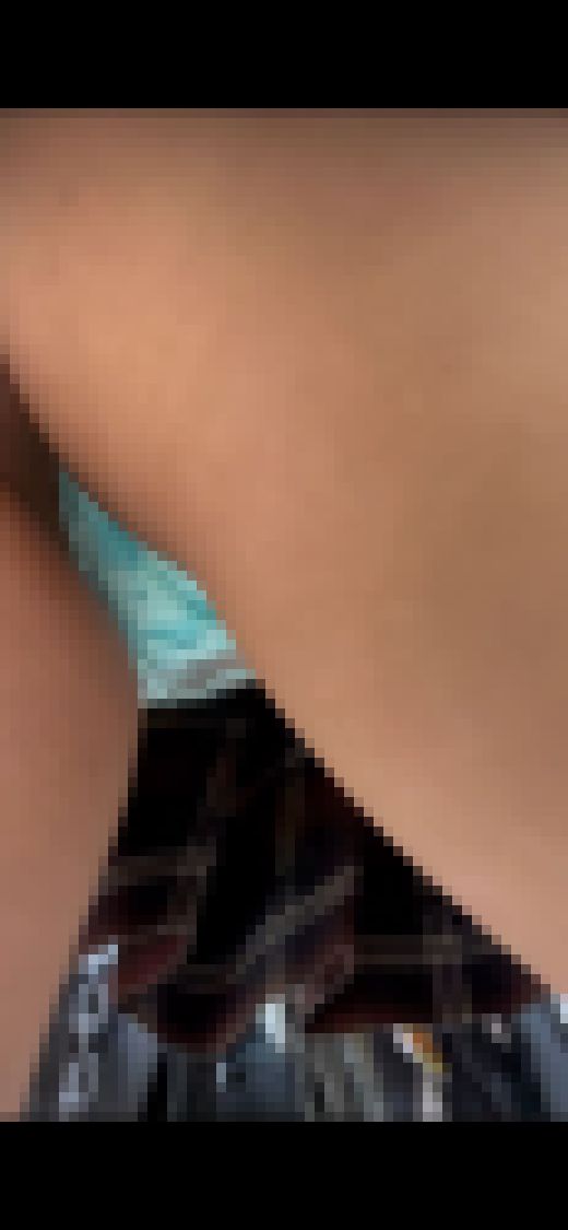 vol.63(2日分の衝撃マンポロ、くぱぁアリ)激カワ赤チェKちゃんの2日分の透けパンとマ○コを逆さ撮り　サンプル画像2