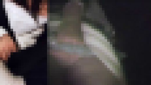 パンストずらし手マンにじっと耐え続けてホームをダッシュで逃げるニットワンピOL サンプル画像2