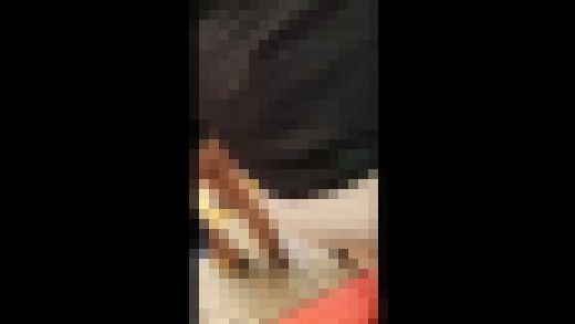 パンストずらし手マンにじっと耐え続けてホームをダッシュで逃げるニットワンピOL サンプル画像3
