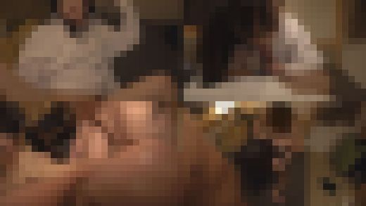 さくら(21)【立●館大飲みサー】ヤりながら追加ち●ぽを呼び出しまくる淫乱女 サンプル画像2