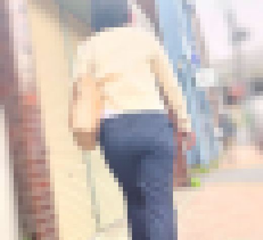 長身セレブ奥様のムニュつく美巨尻！熟したエロ柔尻とパンティラインを見せつけて庶民を誘惑！下品なスラックス 奥様編　サンプル画像2