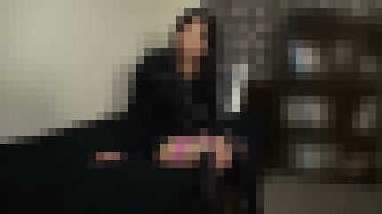 色白美乳の21歳アパレル店員が絶妙なフェラ技で硬くした巨根で突かれ悶絶 サンプル画像1