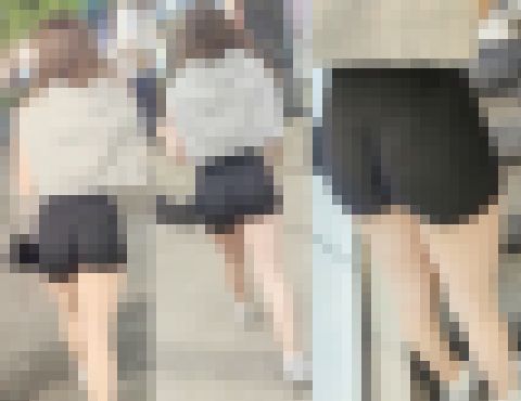 【フルHD】スパッツのパンツラインが浮き出てしまって　サンプル画像1