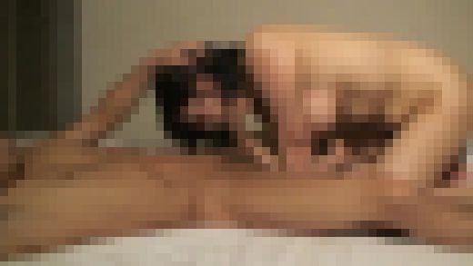 バレたらヤバイ状況でも性欲を抑えきれず大興奮の欲求不満熟妻！File.1　サンプル画像1