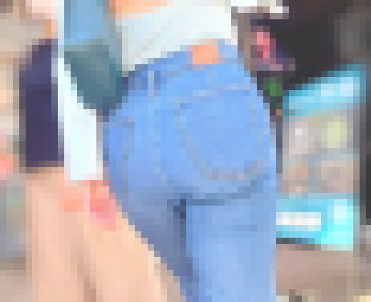 活きの良いエロ美巨尻!若い女らしい張りのあるケツをムニュらせて大人の男たちをたぶらかす! 下品なスキニーデニム 小娘編 サンプル画像2