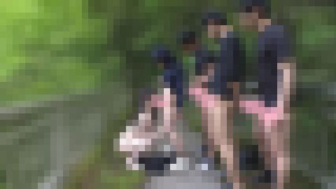 羞恥露出！陸橋で連続フェラチオ！ザーメン大量顔射！！　サンプル画像2