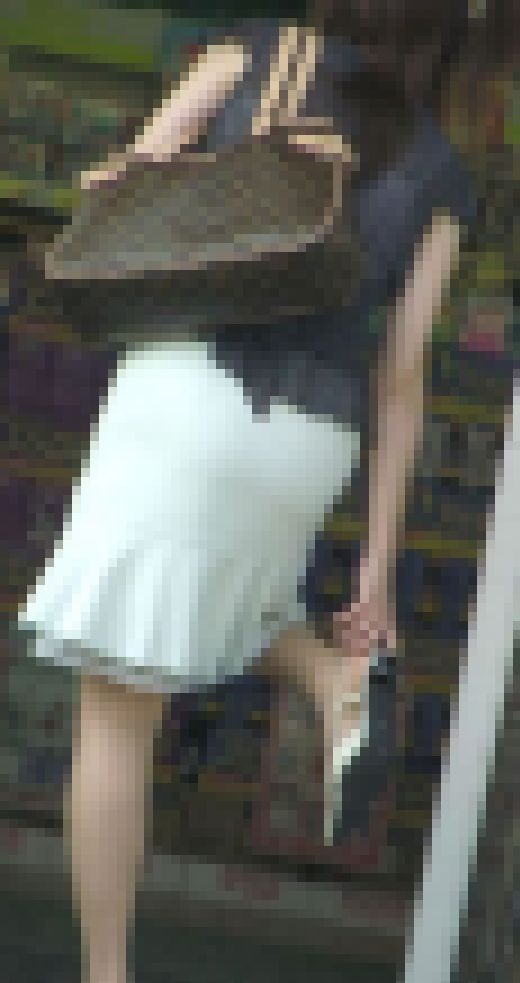 [931t]　奥さんの生下着２ [スリップ]　サンプル画像1