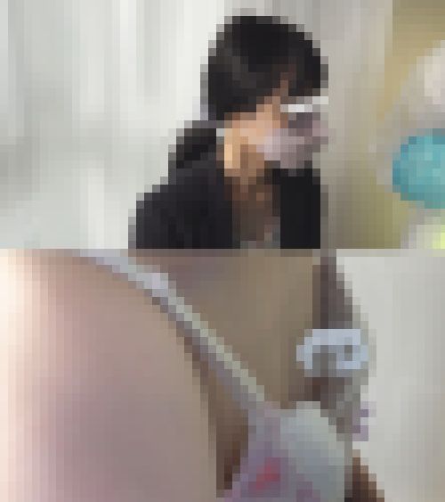 [ワクチン接種]授乳後？乳カスが残ってるOL若妻さん、リクスー脱ぎ乳首＆脇見え[胸チラ]　サンプル画像1